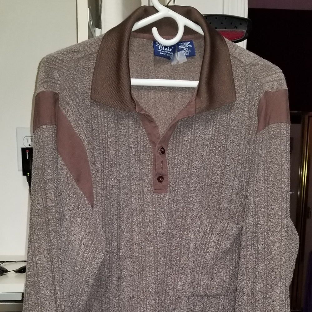 Men's pullover shirt